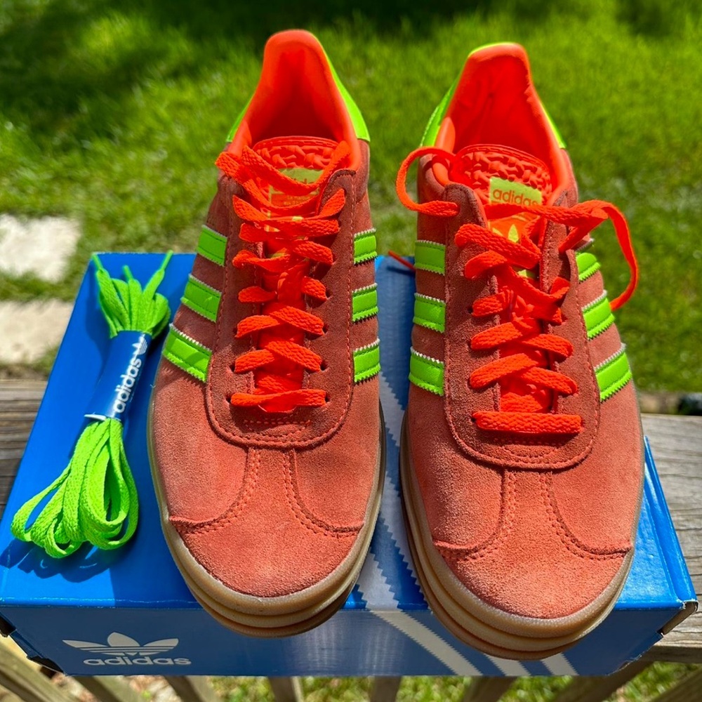 GAZELLE bold solar orange solar green (Woman’s) Adidas  size 7